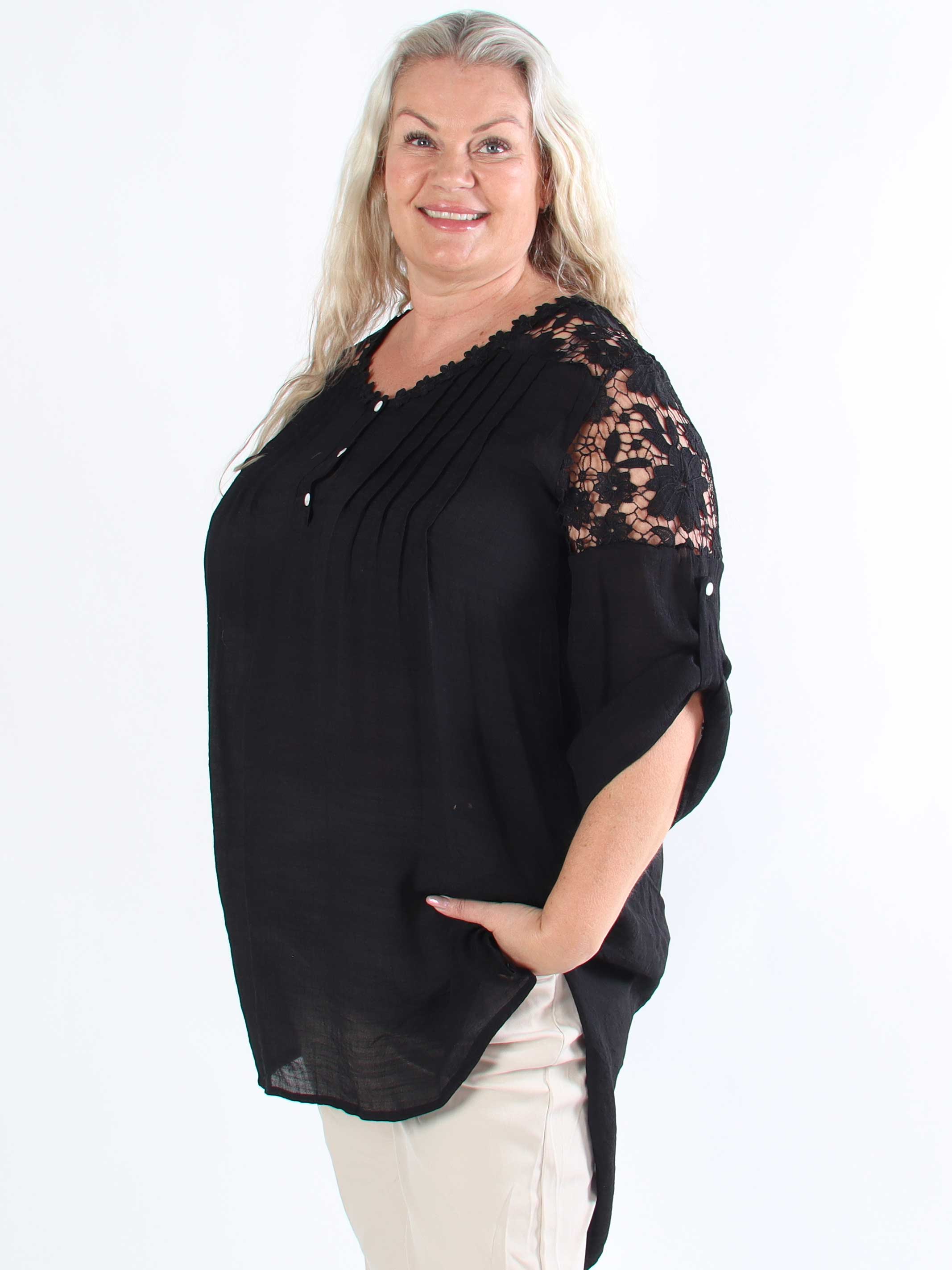 Rosalie - Söt feminin plus size-tunika med broderad rygg